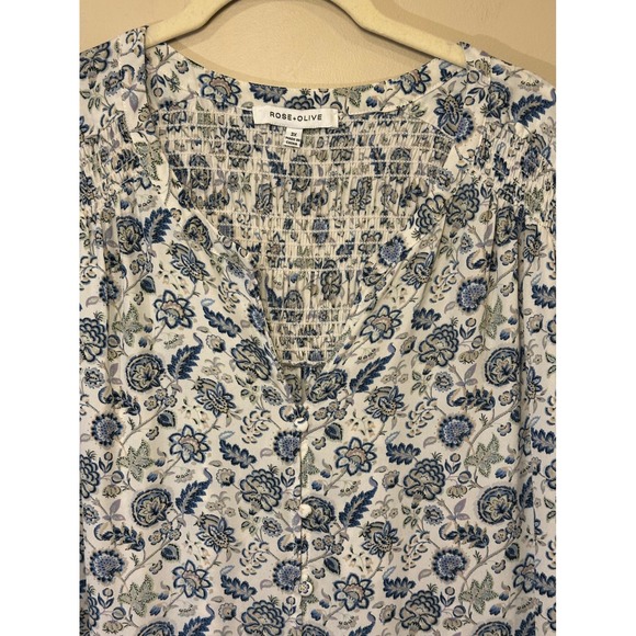 ROSE & OLIVE Plus 3X Smocked V Neck Floral Print 3/4 Sleeve Button Front Blouse - Picture 3 of 6